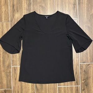 “Premise” short sleeve black blouse